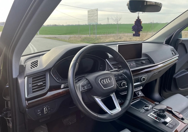 Audi Q5 cena 123900 przebieg: 100738, rok produkcji 2018 z Brzeziny małe 667